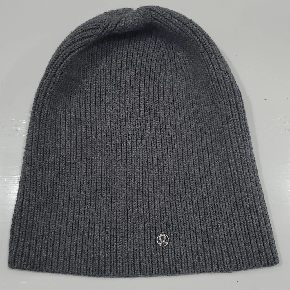 Unisex Lululemon Heavy Knitted Beanie Hat in Gray